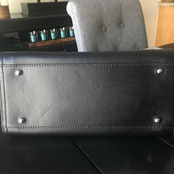 Chanel tote ***SOLD*** - Picture 6 of 8